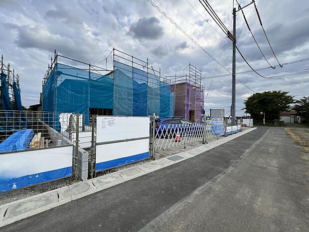 前面道路を含めた現地写真です。ぜひ周辺環境も併せてご覧ください。