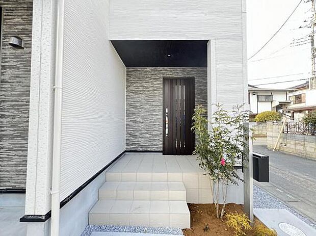 いつも気持ちよくご家族を迎えられる玄関です。