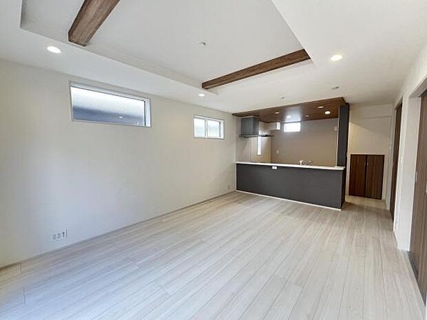 家族団らんの場所としてゆったりと居心地の良いリビングです。