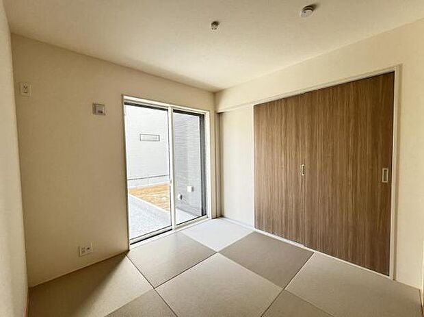 和室スペースです。畳のお部屋は寛げる空間ですね。