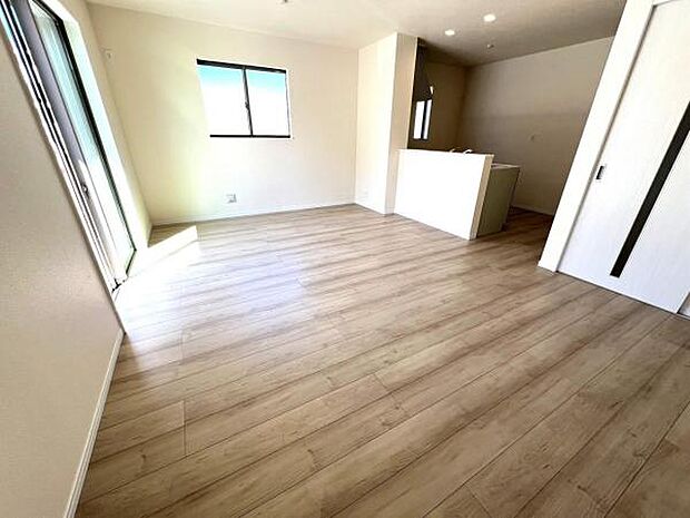 リビングダイニングになります。ご家族そろっての素敵な空間になりそうですね。