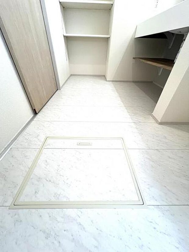 快適で清潔感がある脱衣スペースです。