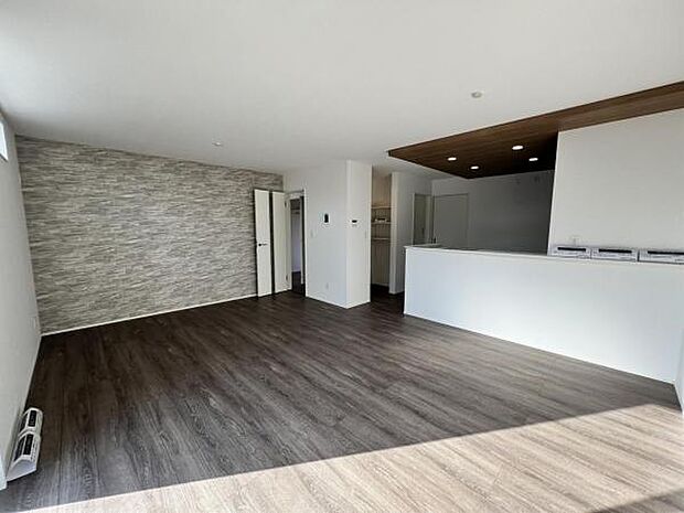 家族団らんの場所として、ゆったりと居心地の良いリビングです。