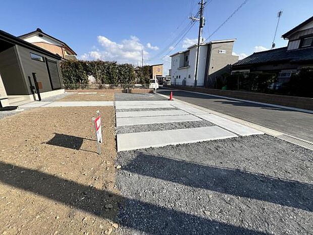 4台駐車可能なので、ご家族で複数台所有する際や来客時に役立ちます。