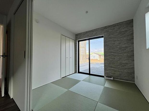 和室スペースです。畳のお部屋は寛げる空間ですね。