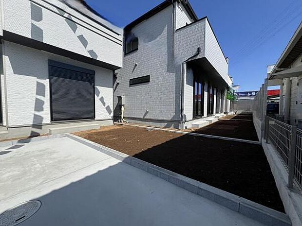 お庭スペースは、ガーデニングやお子様との外遊びなど多彩な用途でお楽しみいただけます。