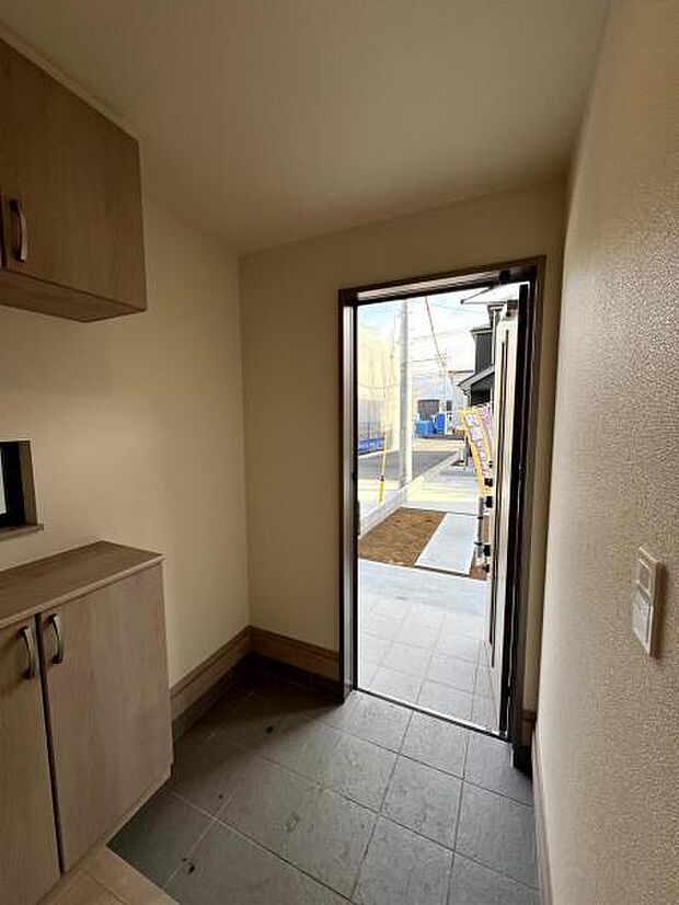 玄関がいつも片づくシューズインクローゼットがあります。