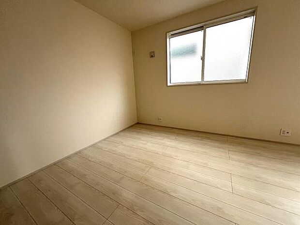 収納が備わっており、子供部屋や在宅ワークスペース等にもおすすめです。