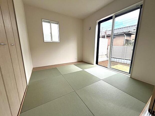 和室スペースです。畳のお部屋は寛げる空間ですね。