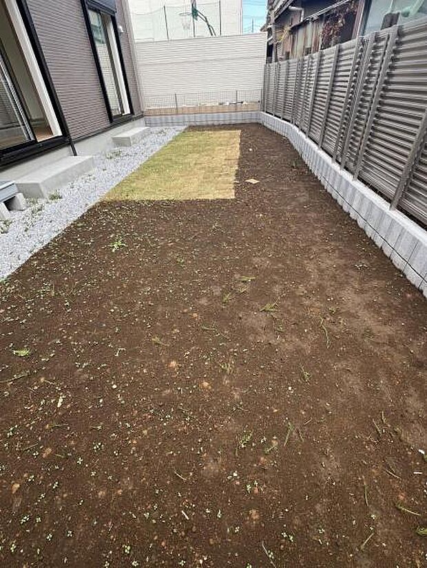 お庭スペースは、ガーデニングやお子様との外遊びなど多彩な用途でお楽しみいただけます。