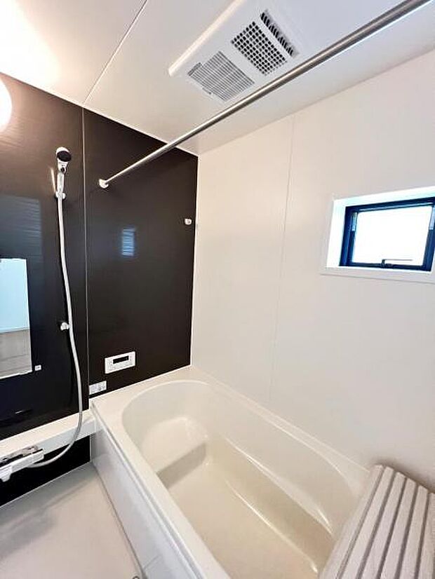 スタイリッシュな浴室で1日の疲れをゆったり癒されるのもいいですね。