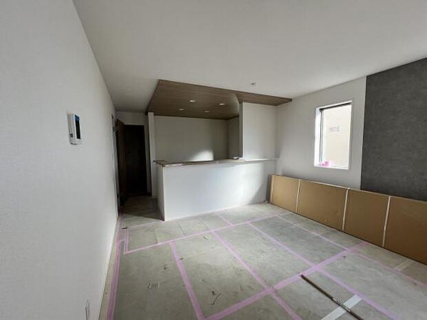 家族団らんの場所としてゆったりと居心地の良いリビングです。