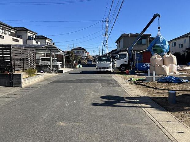 前面道路は幅員約5.9mございます。