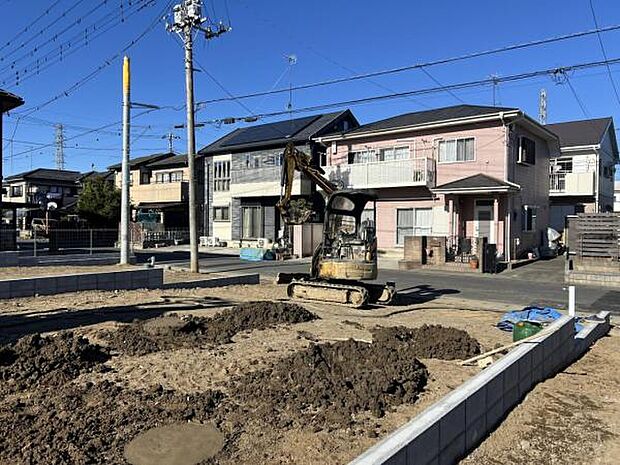 一生懸命建築中です。完成が楽しみですね。こうかんく