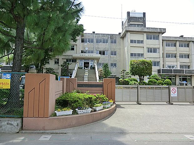 久喜市立久喜東中学校まで約579m(徒歩8分)