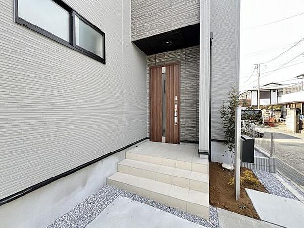 いつも気持ちよくご家族を迎えられる玄関です。