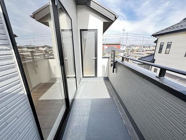 お洗濯ものを気持ち良く太陽の光で干せるのが嬉しいですね。