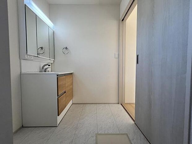 脱衣所は小さなお子様がいるご家庭にも重宝されます。