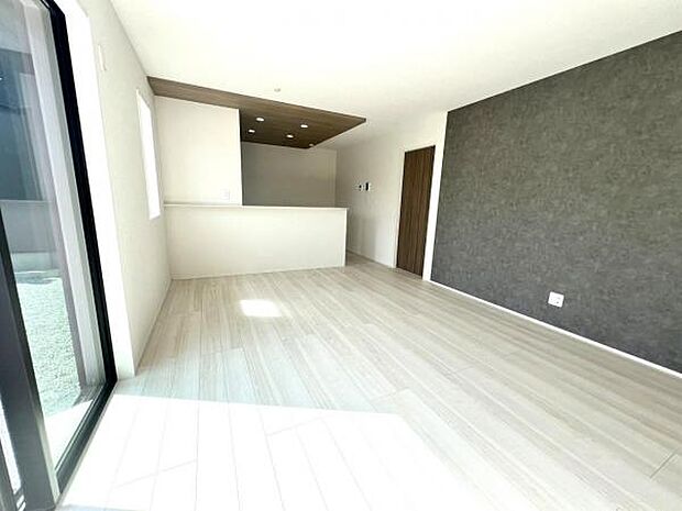 リビングダイニングになります。ご家族そろっての素敵な空間になりそうですね。