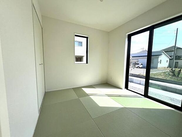 和室スペースです。畳のお部屋は寛げる空間ですね。