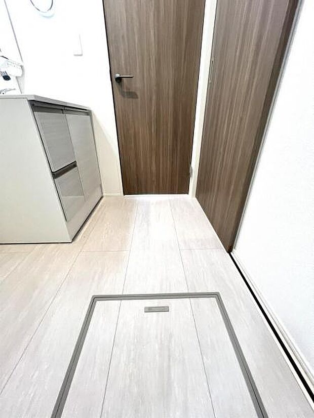 脱衣所は小さなお子様がいるご家庭にも重宝されます。