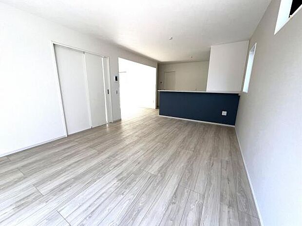 リビングダイニングになります。ご家族そろっての素敵な空間になりそうですね。