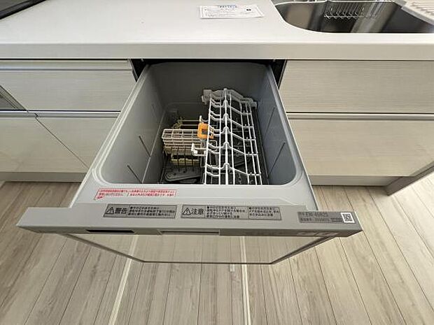 機能性に優れ食器洗乾燥機付のシステムキッチンで忙しい家事をサポートします。