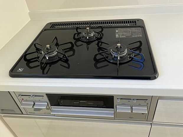 嬉しい3口コンロでお料理もはかどります