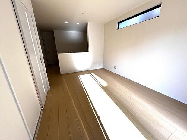 家族とゆったり時間を過ごせるリビングダイニング。