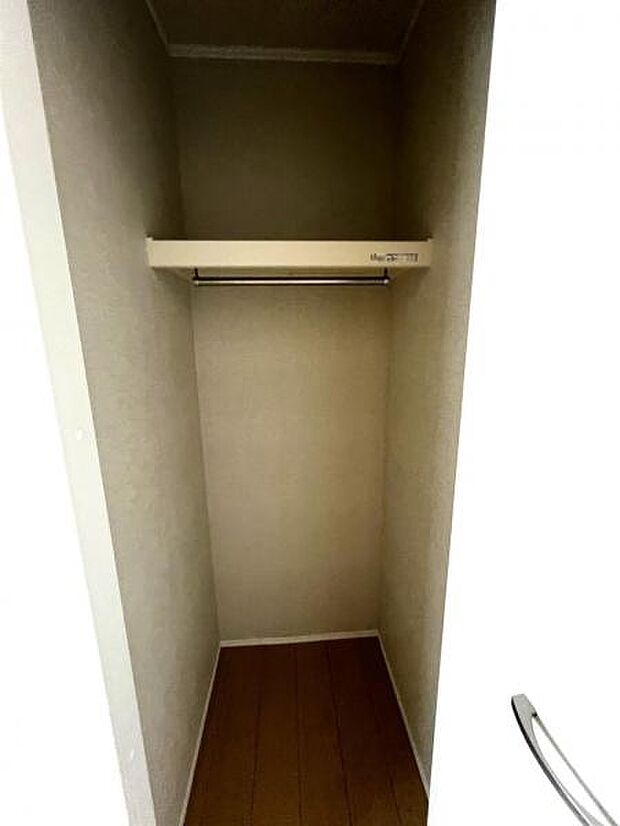 中の物を確認しやすく、取り出しやすい収納スペース。お部屋を広々とお使いいただけます。