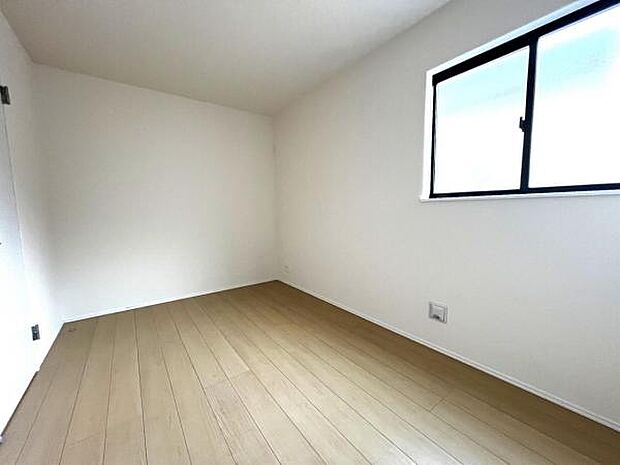 内装は、どんなテイストのインテリアにも合わせやすいよう、柔らかな色味でまとめられています。