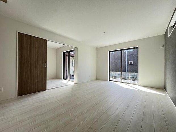 ご家族の温かい時間を演出するダイニングスペースです。