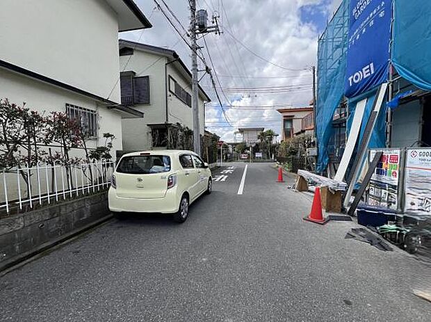 前面道路を含めた現地写真です。ぜひ周辺環境も併せてご覧ください。