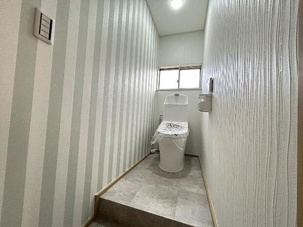 各階にトイレがあるので、朝の忙しい時間帯もご家族がスムーズに準備できますね。