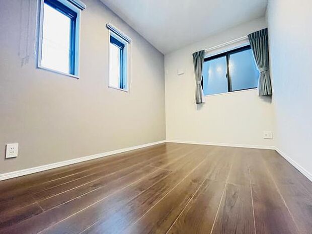 バルコニーに面していないので小さなお子様のお部屋としても安心です。