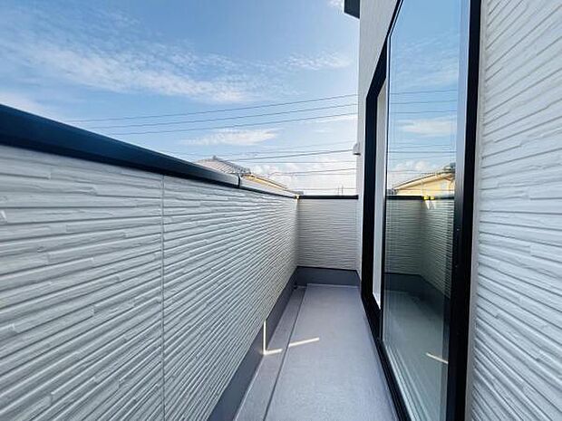 お洗濯ものを気持ち良く太陽の光で干せるのが嬉しいですね。