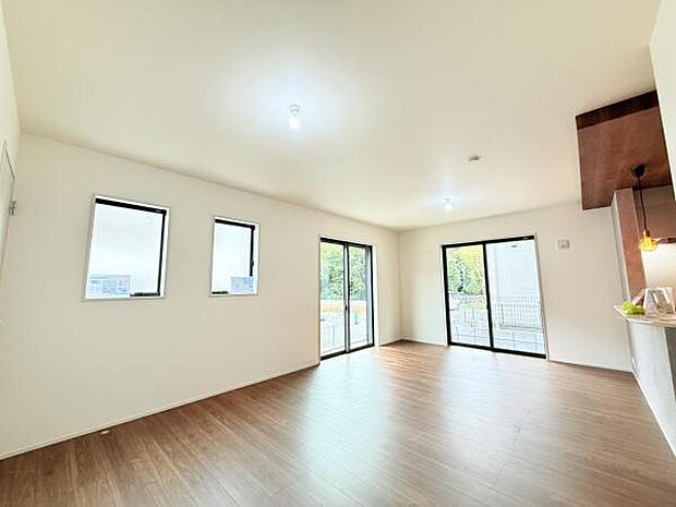 家族団らんの場所としてゆったりと居心地の良いリビングです。