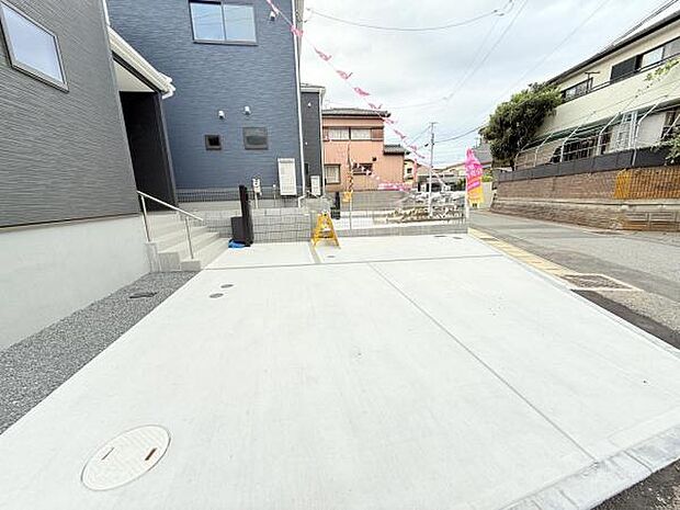 駐車場ももちろん完備しておりますのでお車所有の方にも心強いです。