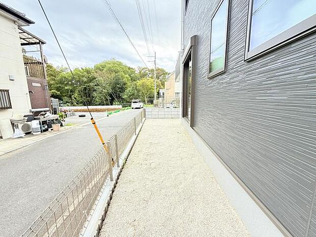 お庭スペースは、ガーデニングやお子様との外遊びなど多彩な用途でお楽しみいただけます。