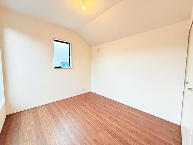 子供部屋にもちょうど良い大きさのお部屋です。