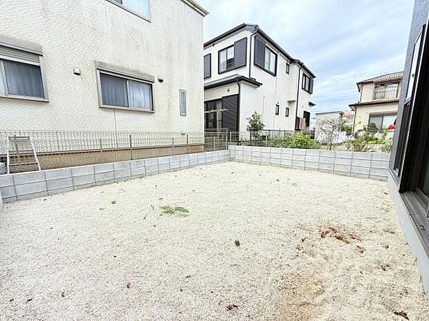 お庭スペースは、ガーデニングやお子様との外遊びなど多彩な用途でお楽しみいただけます。