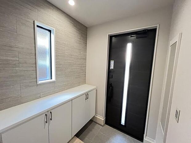 いつも気持ちよくご家族を迎えられる玄関です。