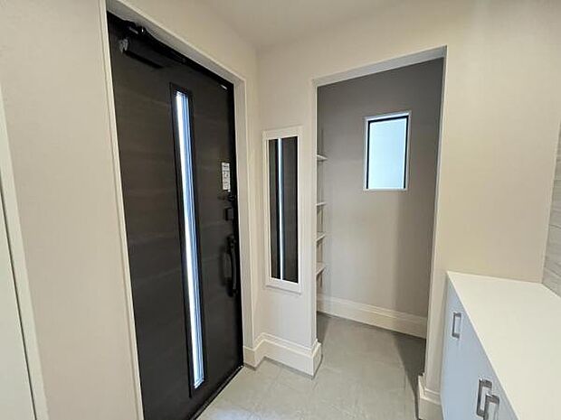 いつも気持ちよくご家族を迎えられる玄関です。