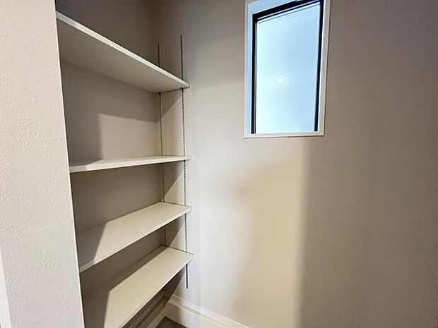 玄関がいつも片づくシューズインクローゼットがあります。