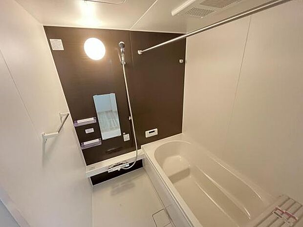 お風呂でほっとひといき。1日の疲れを癒しましょう。