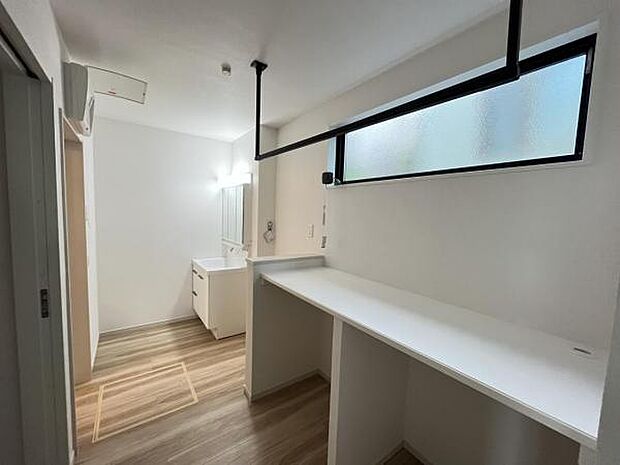 お天気を気にせずお洗濯ができ、室内干し可能です。