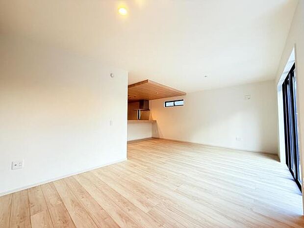 家族団らんの場所としてゆったりと居心地の良いリビングです。