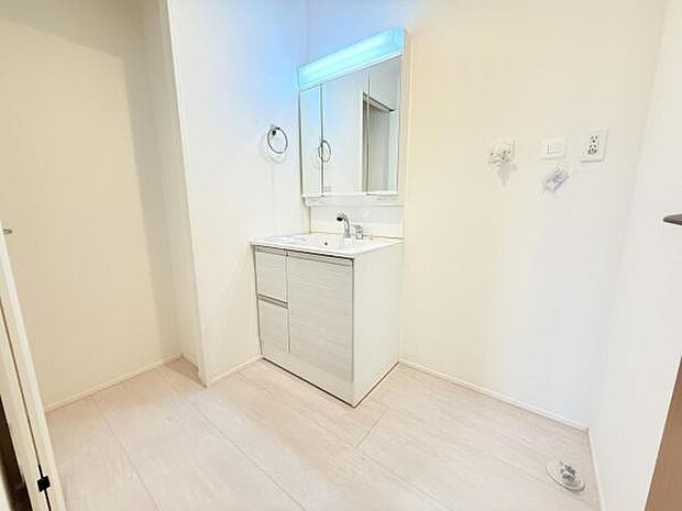 脱衣所は小さなお子様がいるご家庭にも重宝されます。