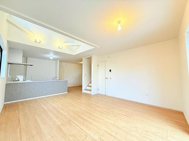 家族団らんの場所としてゆったりと居心地の良いリビングです。