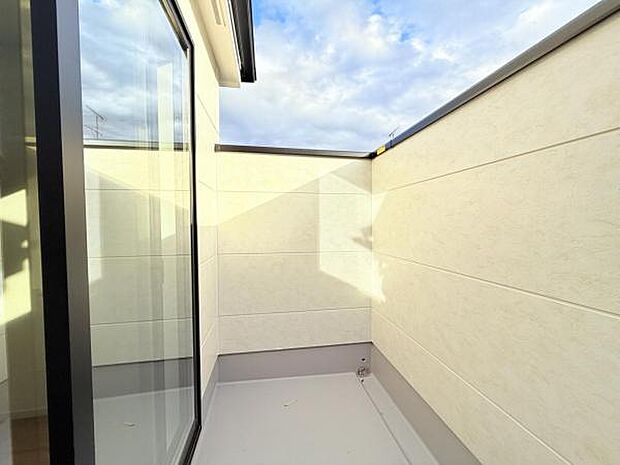 お洗濯ものを気持ち良く太陽の光で干せるのが嬉しいですね。